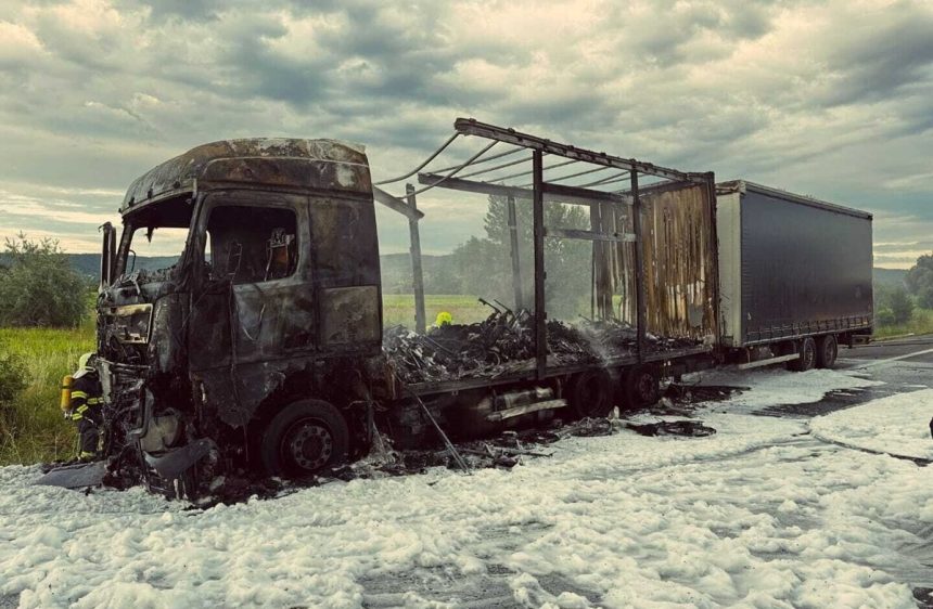 Dialnica D2 v Bratislave je uzavreta z dovodu poziaru kamiona