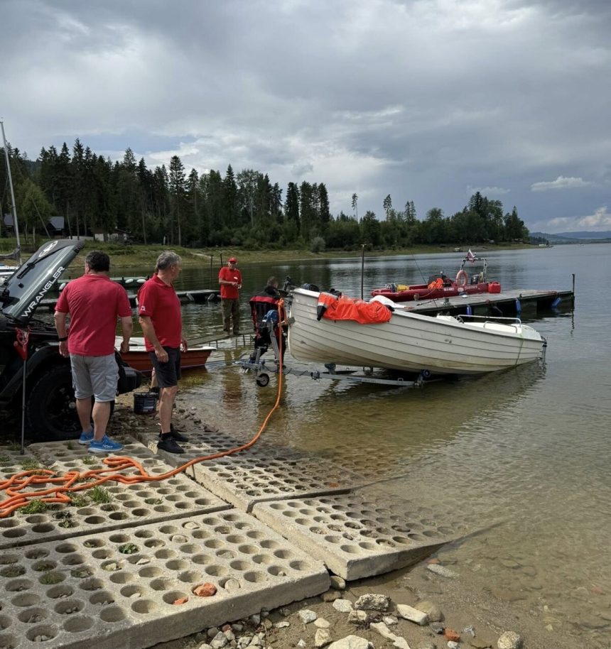 Drama na Oravskej priehrade Cln s rybarmi sa prevratil