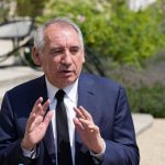 Francuzska opozicia hrozi vlade zvrhnutim pre planovane skrty