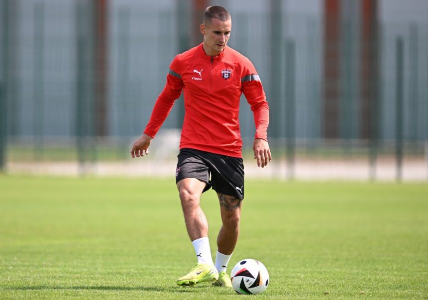 Ked podaval lopty ludia bozkavali nohy trenerovi Nechceny Trnavcan pocuva ody a ma to co fanusikovia miluju