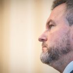 Najvyssi plat pre premiera SNS navrhne znizenie platu prezidenta