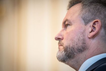 Najvyssi plat pre premiera SNS navrhne znizenie platu prezidenta