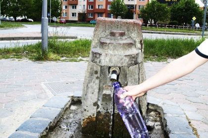 Neviditelna hrozba v pitnej vode ktora skodi zdraviu