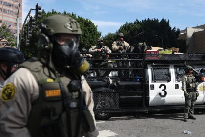 Pentagon z Los Angeles stiahne 700 vojakov