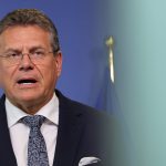 Sefcovic opat volal s Lutnickom a Greerom upozornil ich na postoj EU ku clam