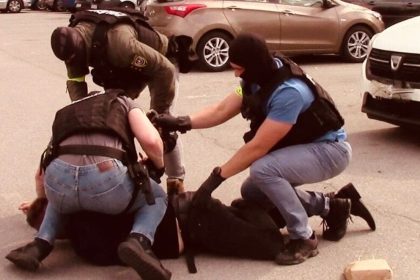 Starosta ktoreho kuklaci zadrzali pri uplatku moze uradovat