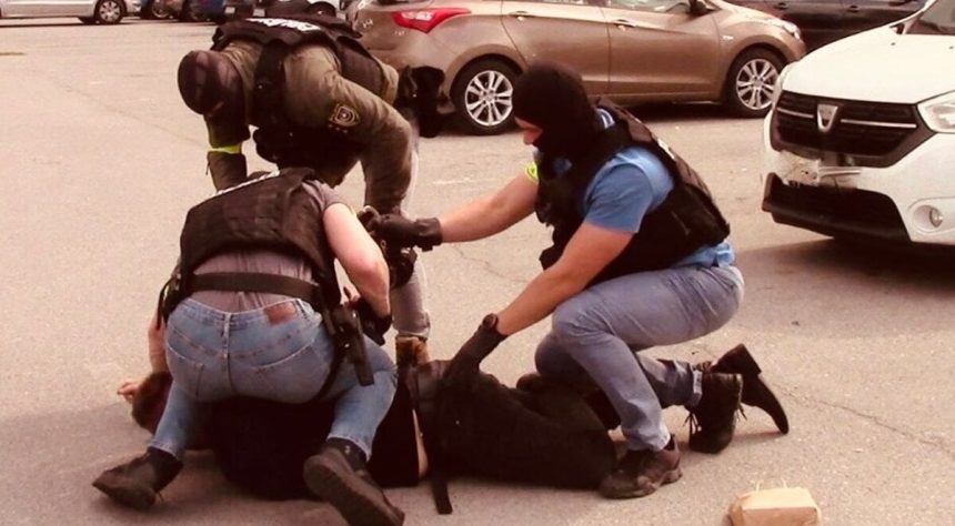 Starosta ktoreho kuklaci zadrzali pri uplatku moze uradovat