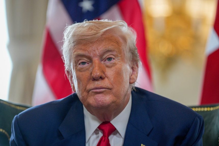 Trump tvrdi ze mal pozvanie na Epsteinov ostrov ale odmietol ho