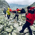 Turista si zranil nohu evakuovali ho vrtulnikom