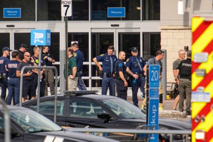 Utok nozom vo Walmarte v Michigane zranil jedenast ludi