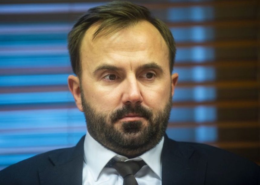 Za ministra Kamenickeho podla Kissa zdrazuju aj polozky na ktore znizoval dan