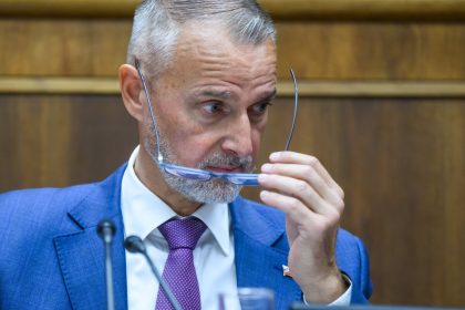 Banas dostane statnu cenu od vlady Rasi oceni troch ludi