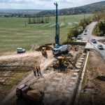 Cesta sa zosuvala a praskala opravili ju