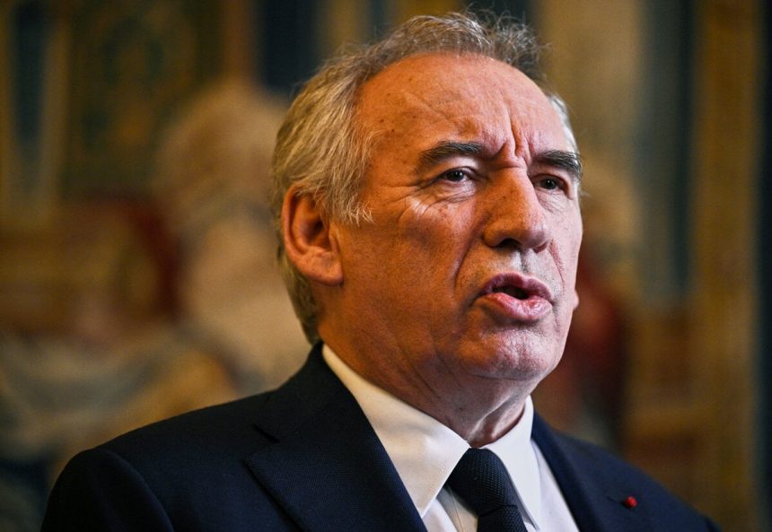 Francuzsky premier poziada parlament o doveru vlady