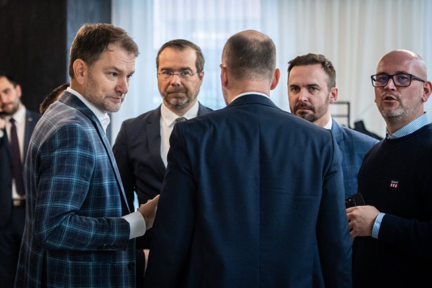 Hnutie Slovensko kritizuje tender na zachranky Saska vola na odchod