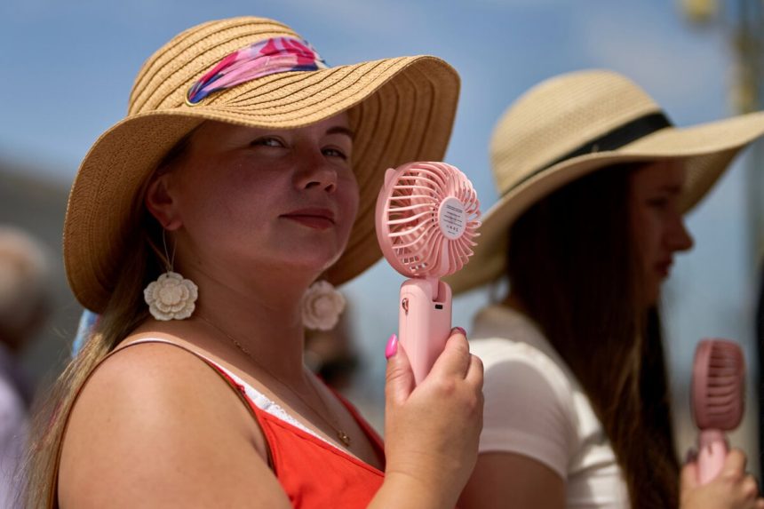 Juh cakaju popoludni horucavy teplota moze dosiahnut 35 stupnov
