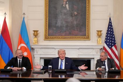 Lidri Armenska a Azerbajdzanu podpisali mierovu dohodu