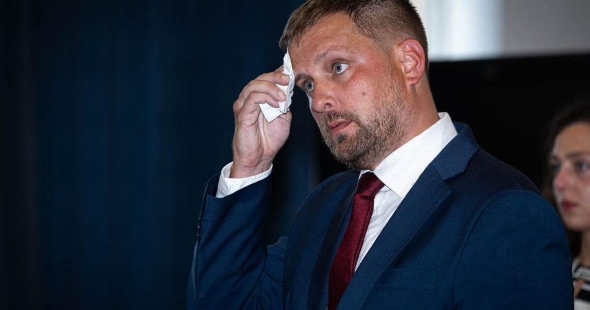 Minuly tyzden Tlak na ministra zdravotnictva kvoli tendru na ambulancie rastie