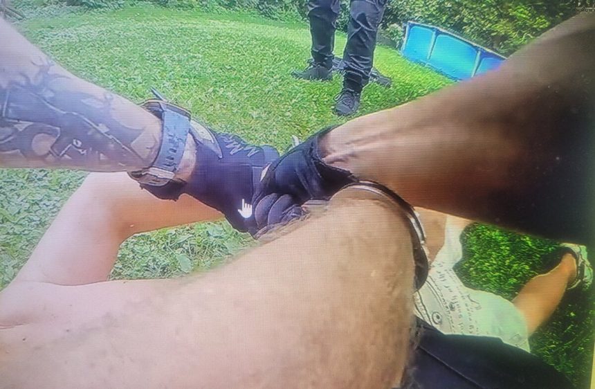 Muz ktory strielal na syna poslal sudca do vazby