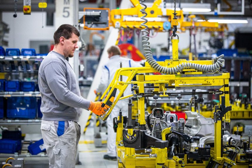 Objednavky v slovenskom priemysle klesli v juni