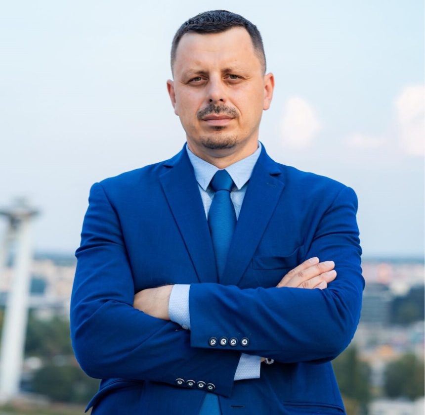 PS dalo preverit zakazku Slovakia Travel kontrolorom