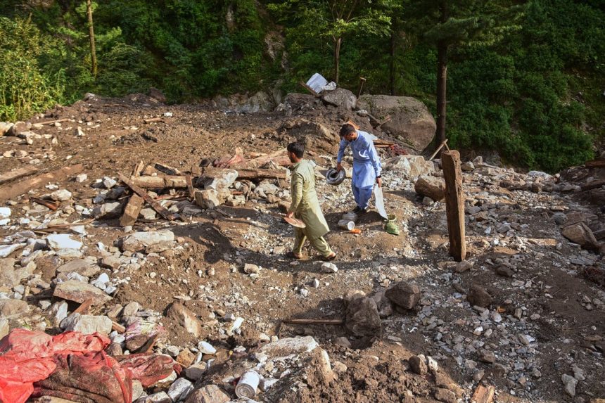 Pocet obeeti monzunovych dazdov v Pakistane sa blizi k dvesto