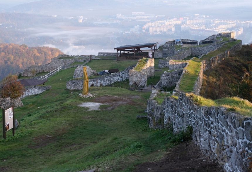 Pusty hrad ozije nezabudnutelnou atmosferou