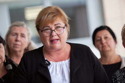 Sestry a porodne asistentky vitaju zrusenie tendra na zachranky