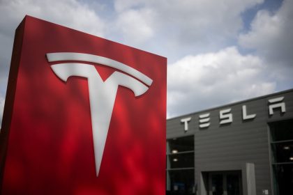 Tesla rozpusta tim zodpovedny za Dojo