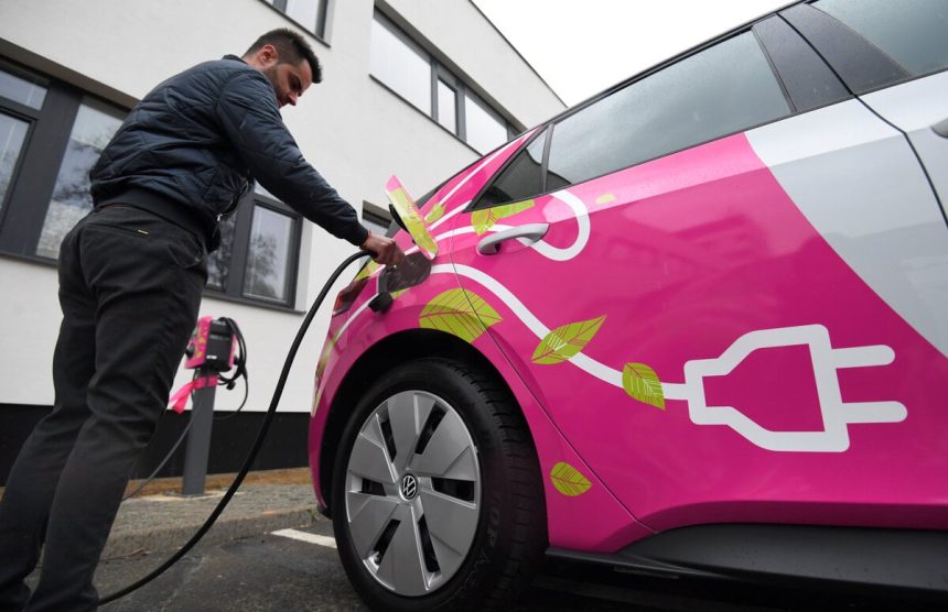 Trnava investuje do elektromobility nove nabijacky na sidliskach