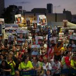 V Tel Avive protestovalo proti planu obsadit Gazu desiatky tisic ludi