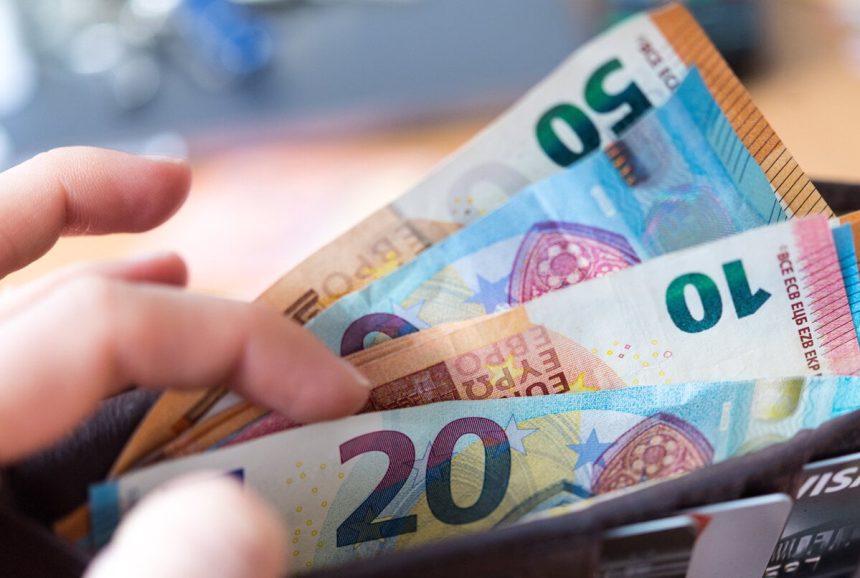 Vacsina Slovakov odklada vacsie investicie ukazal prieskum