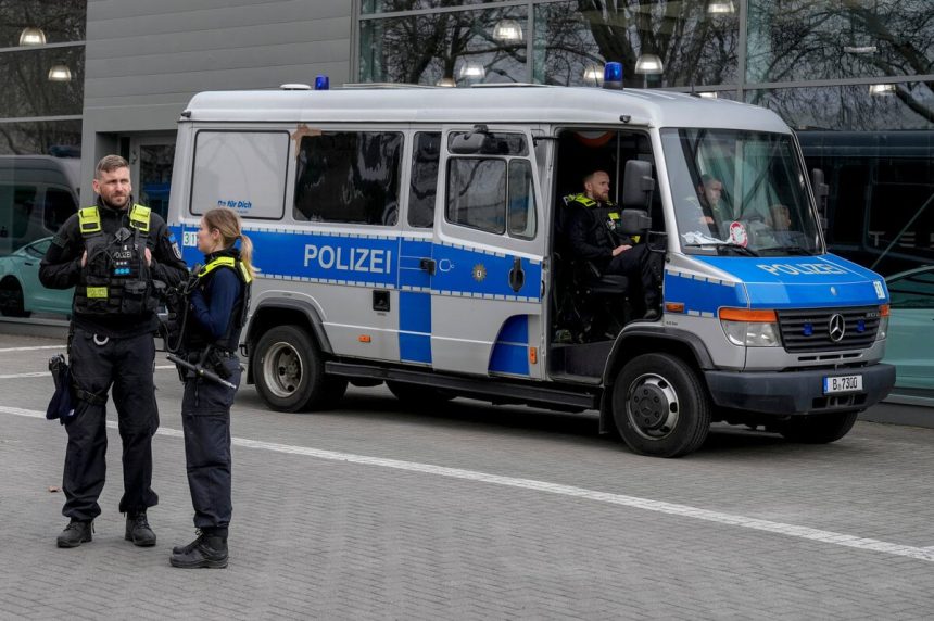 Auto v Nemecku narazilo do rodiny deti zranene