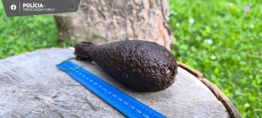 Hladali huby nasli municiu s trhavinou