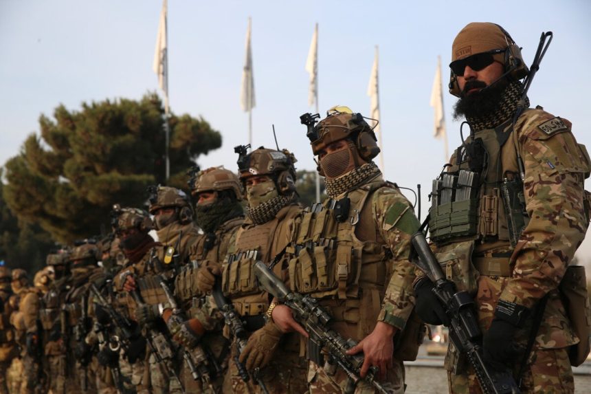 Militanti zabili najmenej 12 vojakov v Pakistane