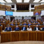Poslanci ukoncili piatkove rokovanie o podnikani pre mladistvych