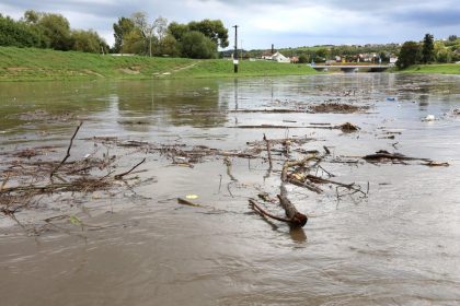 Pre niektore okresy vydali meteorologovia vystrahy pred povodnami