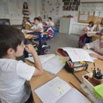 Rodic vnikol do budovy a vystrasil ziaka