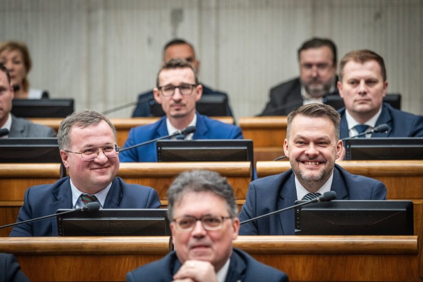 Statny tajomnik Salitros nevylucil ze s ministrom Migalom zalozia novu stranu