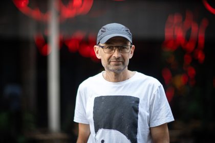 Zivot Jana Heftyho s parkinsonom Ovlada svoje svaly bicykluje tisicky kilometrov