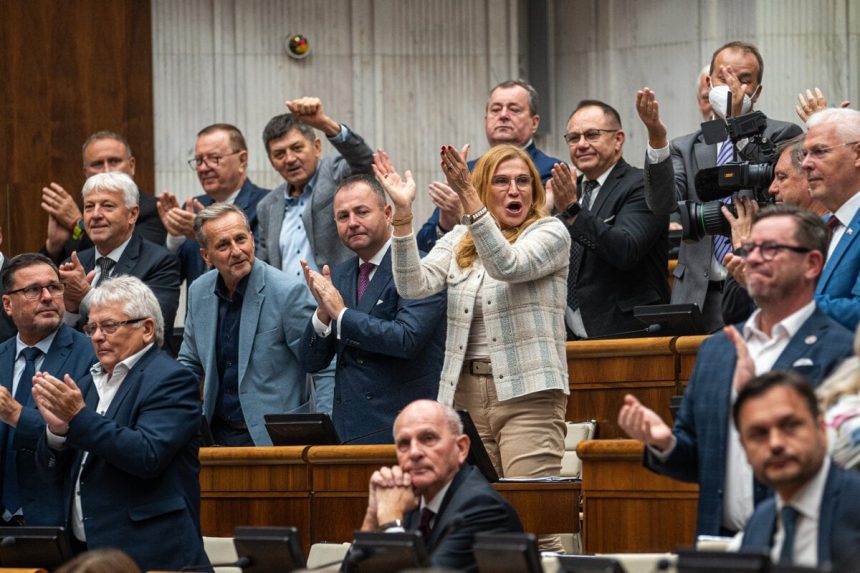 Holandsky parlament chce zalovat Slovensko pre novelu ustavy
