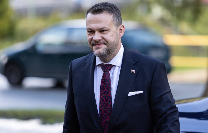 Migalovo ministerstvo pozastavuje modernizacne projekty statnych elektronickych sluzieb