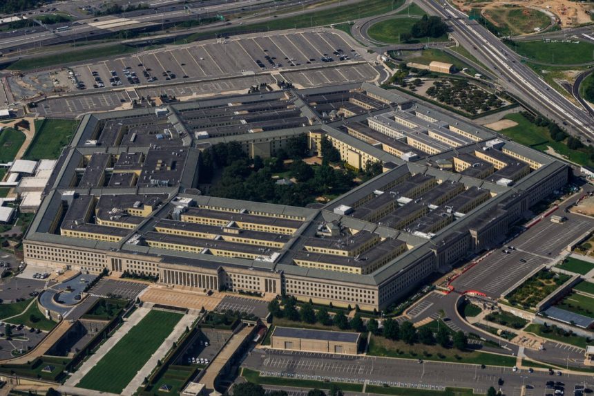 Pentagon prijal 130 milionovy dar na vyplaty vojakov