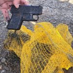Pod hladinu Strbskeho plesa sa ponorilo 40 potapacov vytiahli aj pistol