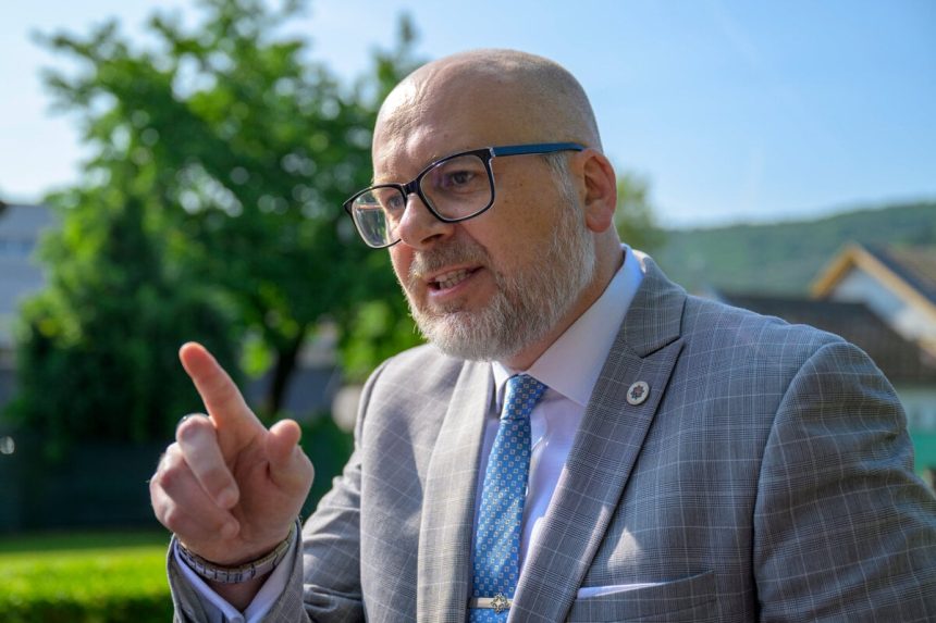 Statny tajomnik ministerstva vnutra Kalinak zdraznil potrebu zakona o hlavnych kontroloroch
