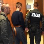 Tinedzerku znasilnili a sexualne zneuzili Starsi je vo vazeni mladsi mesiace spekuloval