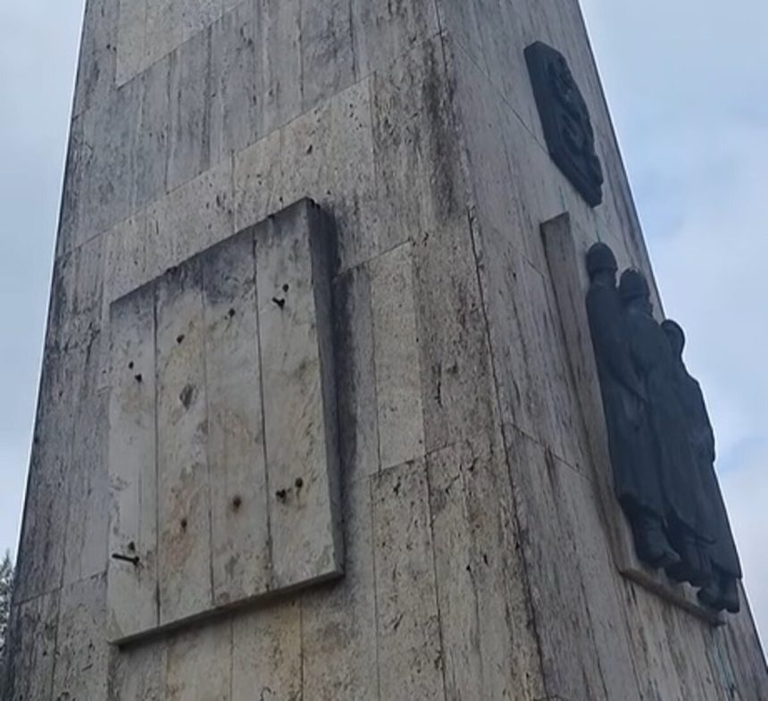 Zlodeja ukradnuteho reliefu z pamiatky nenasli