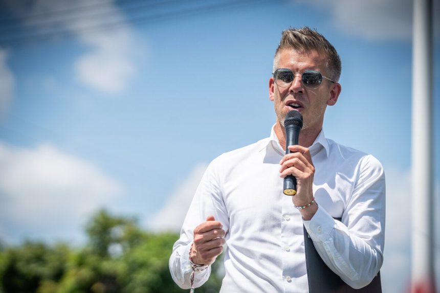 Aj nerozhodnuti volici uprednostnuju Magyara pred Orbanom