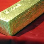 Cena zlata klesla asi o percento ale rastie