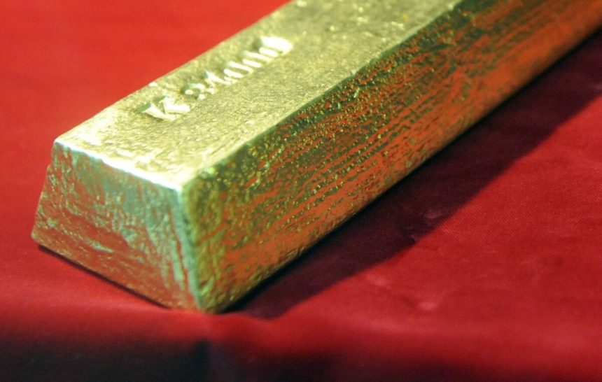 Cena zlata klesla asi o percento ale rastie